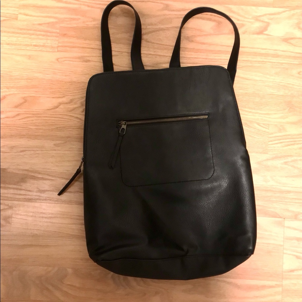 Universal Thread back pack